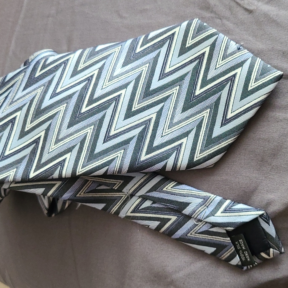 Giorgio Vianni 100% silk tie